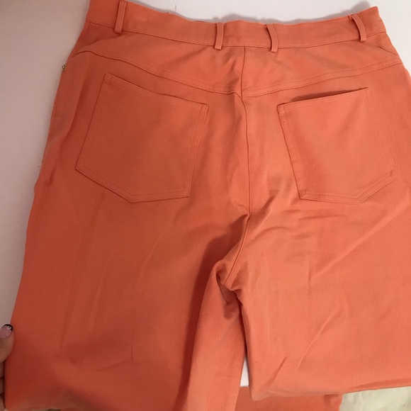 St. John Sport High-Rise Straight-Leg Jeans - Picture 5 of 5